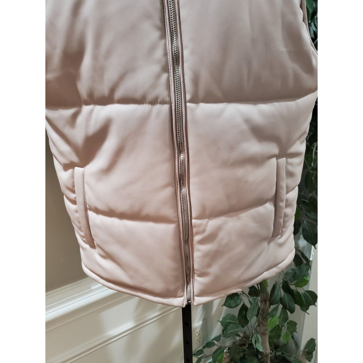 Boohoo Man Mens Beige Sleeveless Pockets Full Zipper Casual Vest Size Large