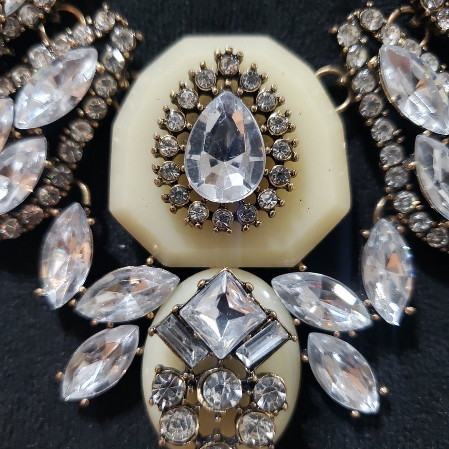 Womens Gold Tone Chain Beaded Faceted Crystal Pendant Necklace w/ Lobster Clasp