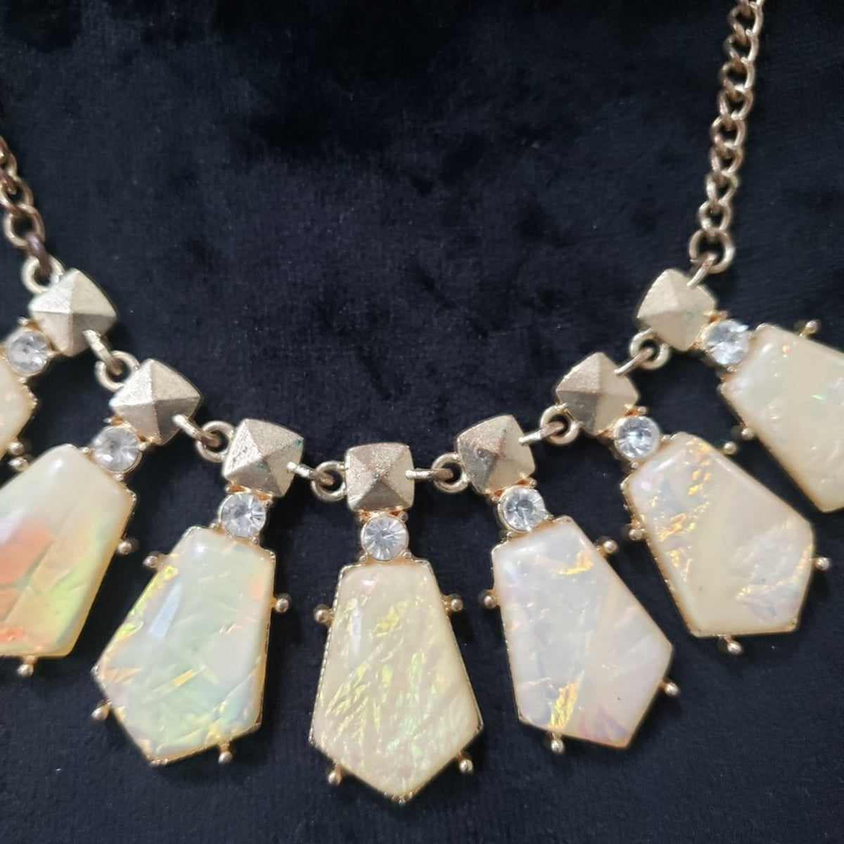 Womens Cream Faceted Geomatric Shape with Lobster Clasp Necklace