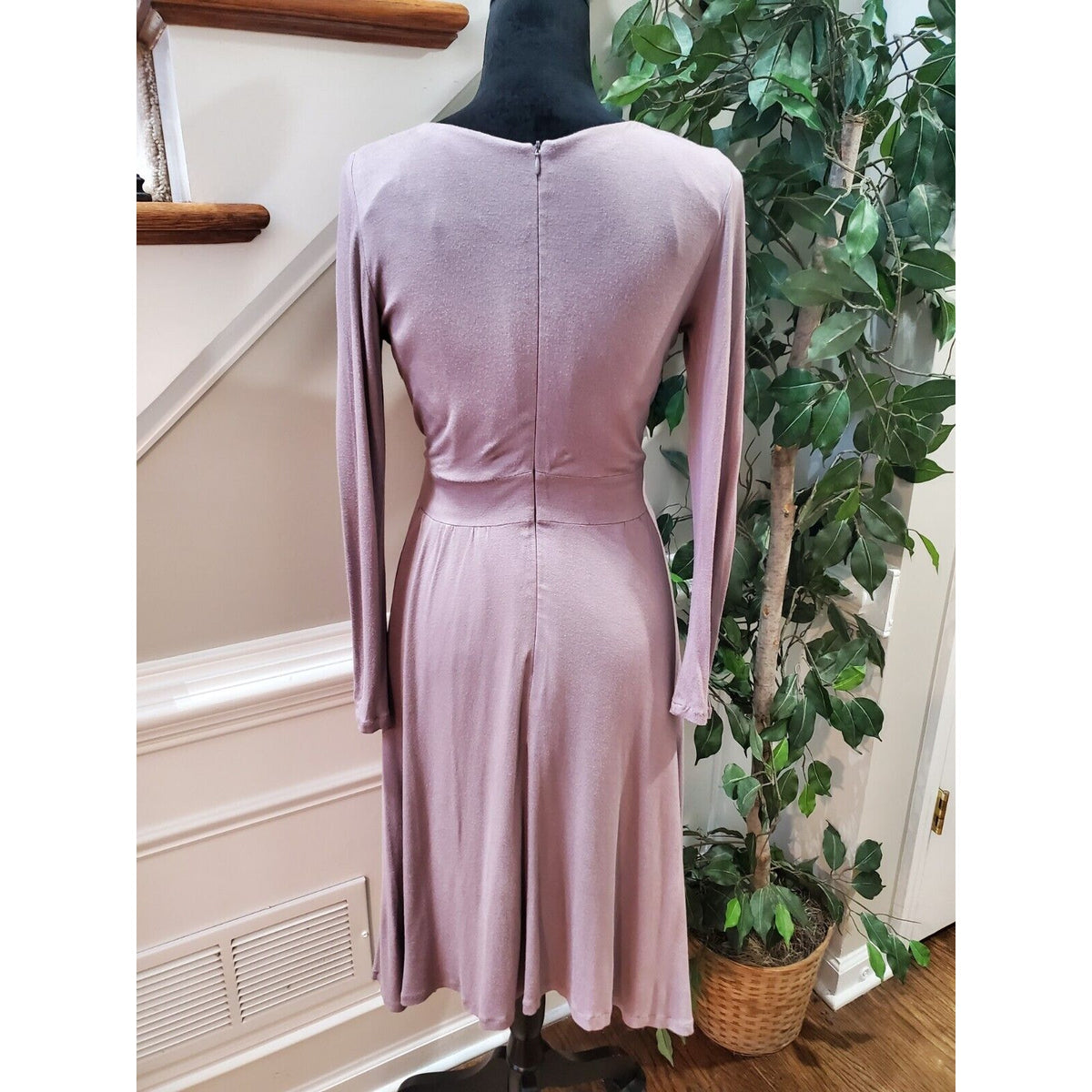 J. June Women Purple Solid Polyester V-Neck Long Sleeve Knee Length Dress Medium
