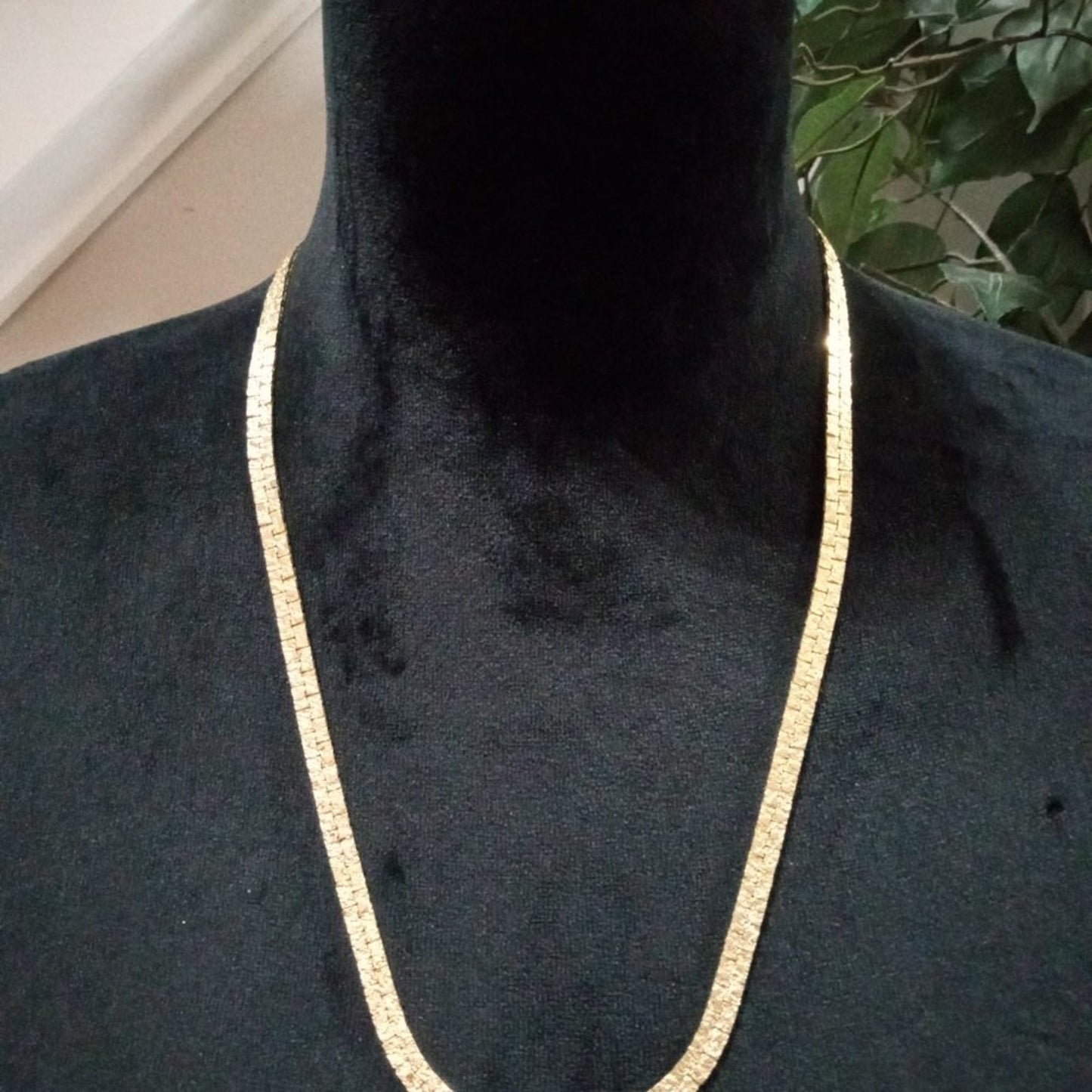 Womens Modern Fashion Elegant Chunky Gold Tone Chain Collar Necklace