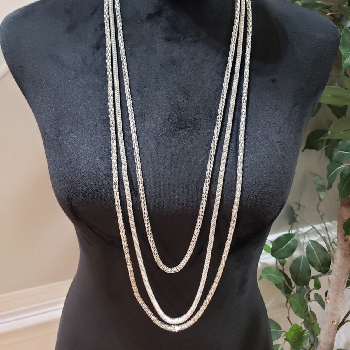 Womens Fashions Triple Layered Silver Chain Necklace Jewelry with Lobster Clasp