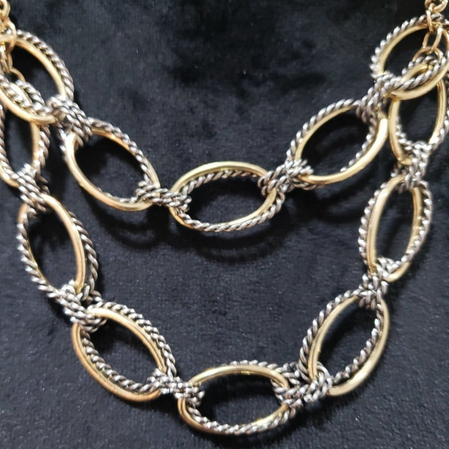 Womens Gold Tone White Textured Oval link Chain Layered Necklace Lobster Clasp