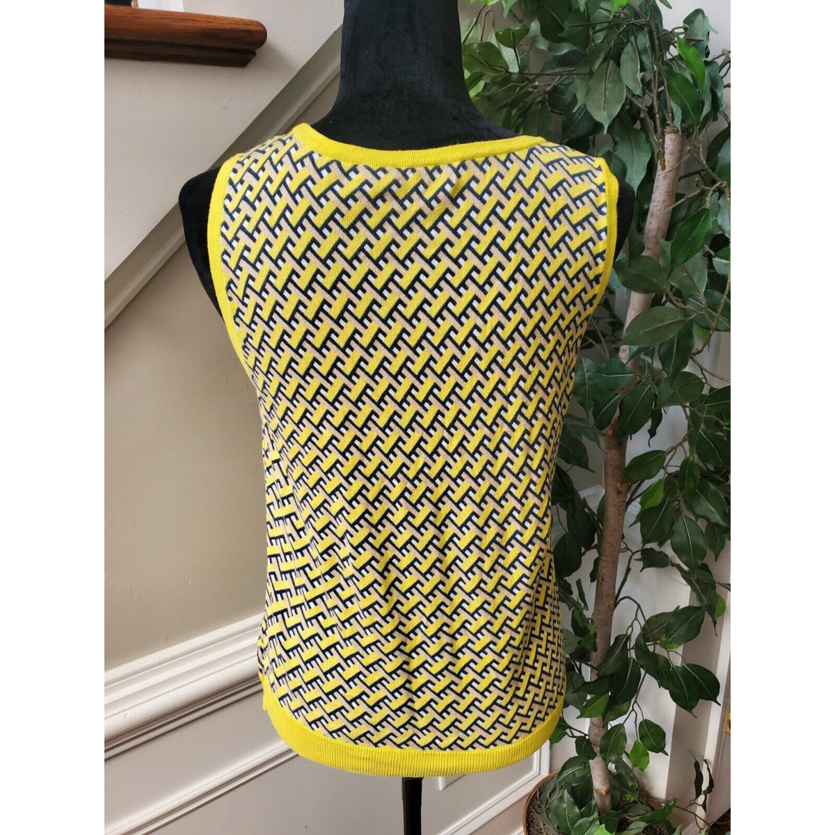Jones New York Yellow & Black Abstract Cotton Round Neck Sleeveless Sweater M