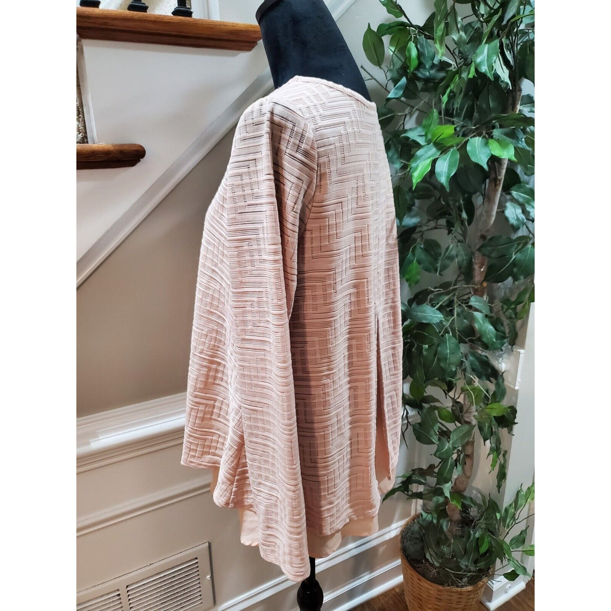 The Limited Women's Beige Polyester Round Neck Long Sleeve Casual Top Blouse L