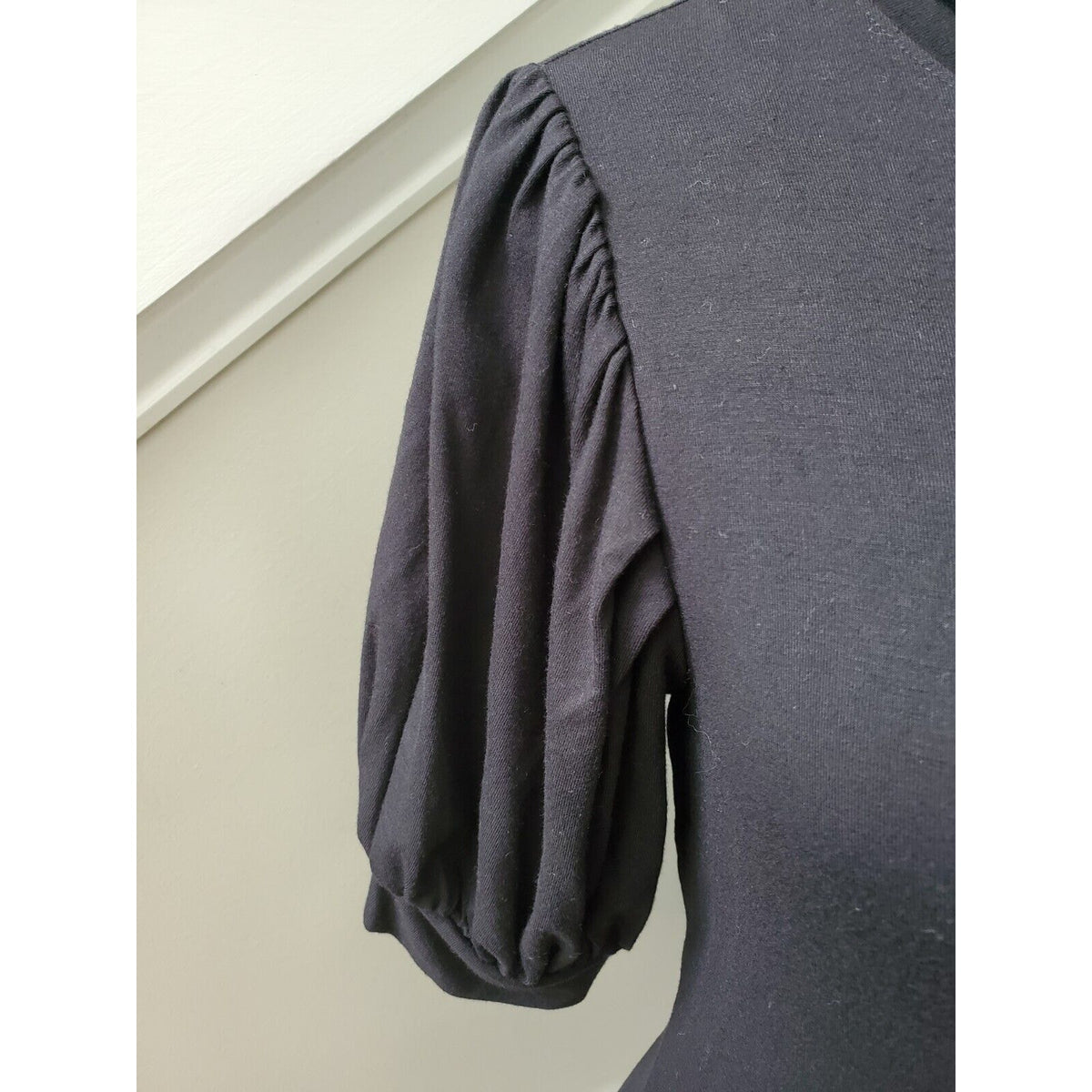Tahari Women's Black Viscose Round Neck Short Puff Sleeve Casual Top Shirt XS