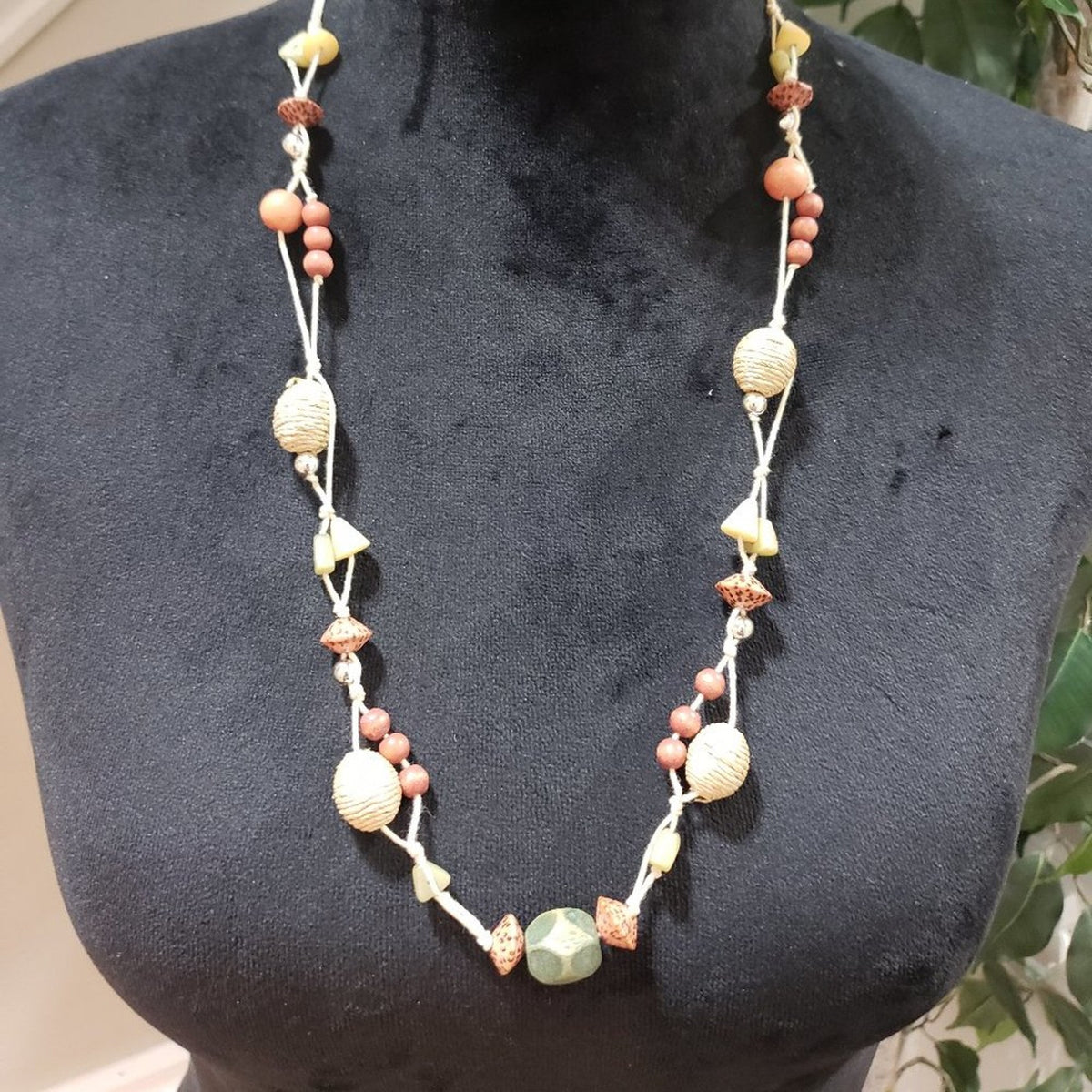 Women's Stone & lovely Maas Green Jade Brown Colors Necklace