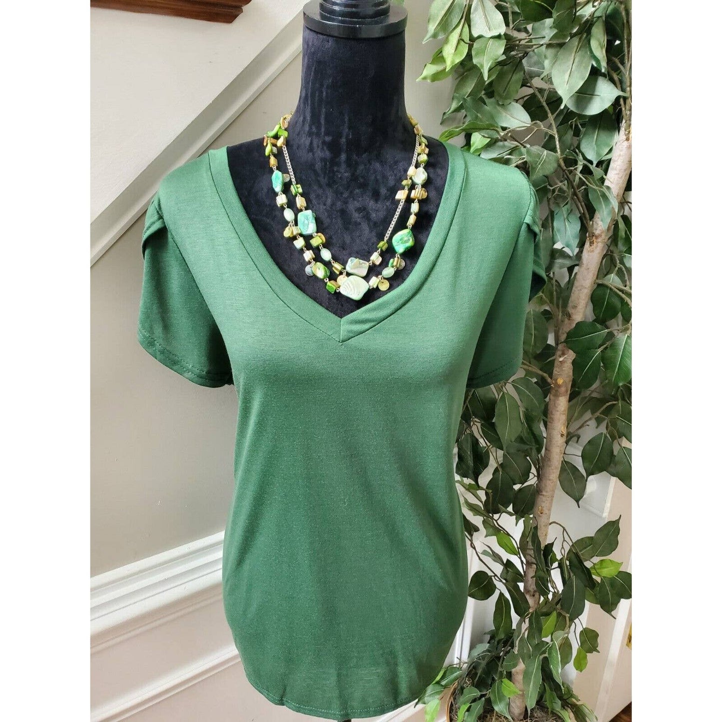 SHEIN Women's Green Polyester V-Neck Short Sleeve Casual Top Shirt Size Large