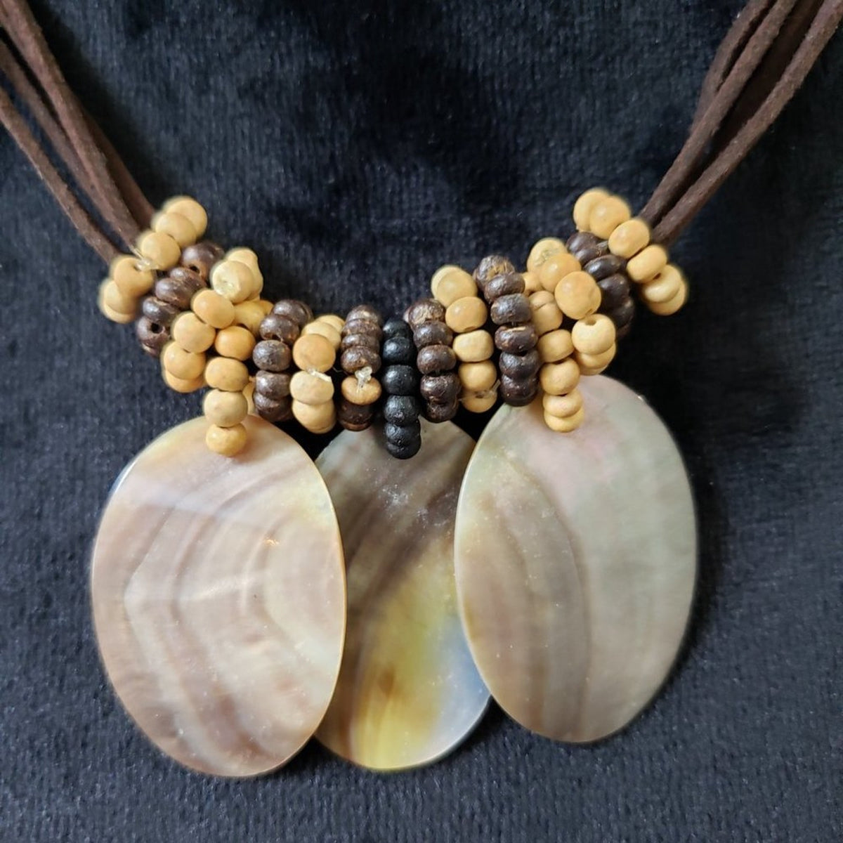 Womens Beautiful Nature Jewelry with Round Shell Statement Choker Necklace