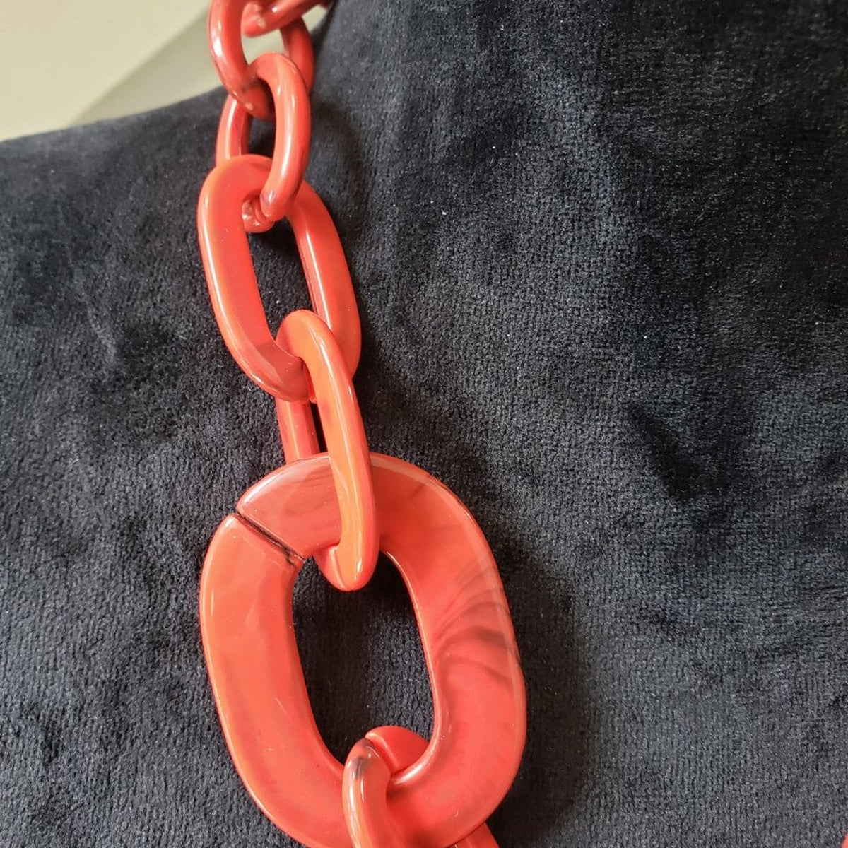Women's Red Thick Lightweight Link Resin Rings Stylish Necklace