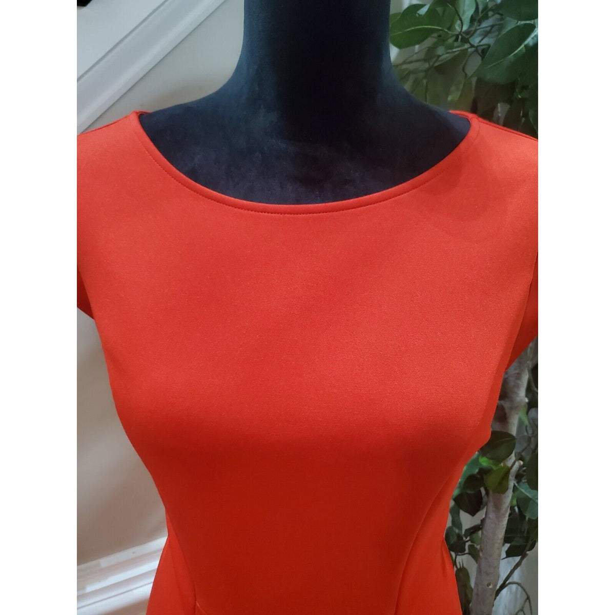 The Limited Women's Orange Back Zip Short Sleeve Knee Length Dress Size Medium