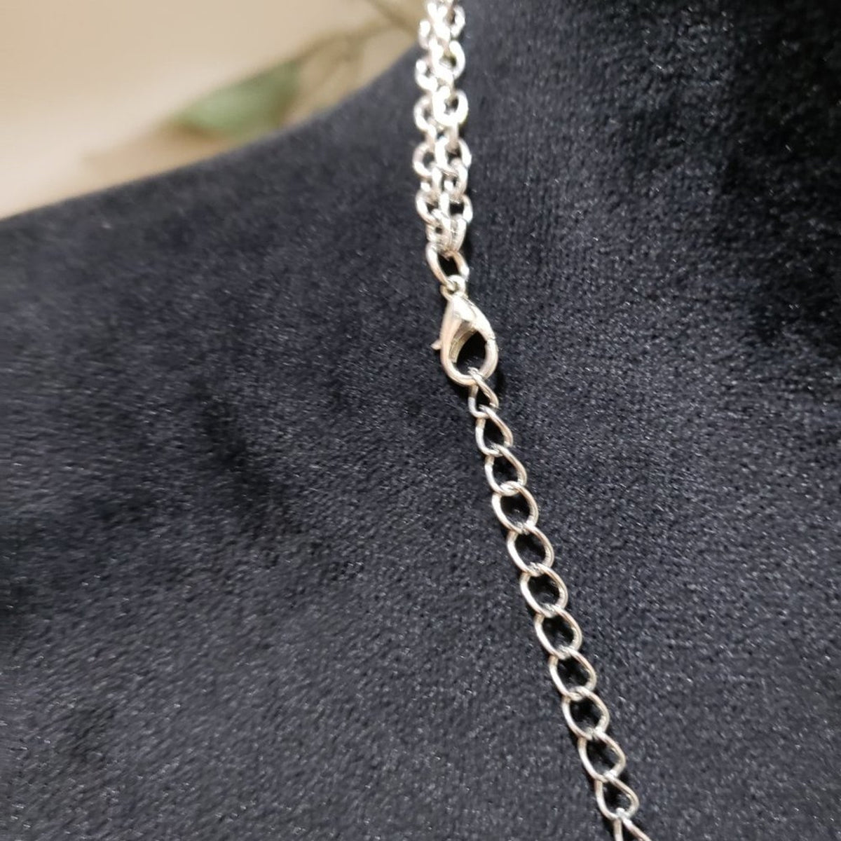 Womens Fashion Silver Tone Hollow Circles Link Statement Necklace with Lobster