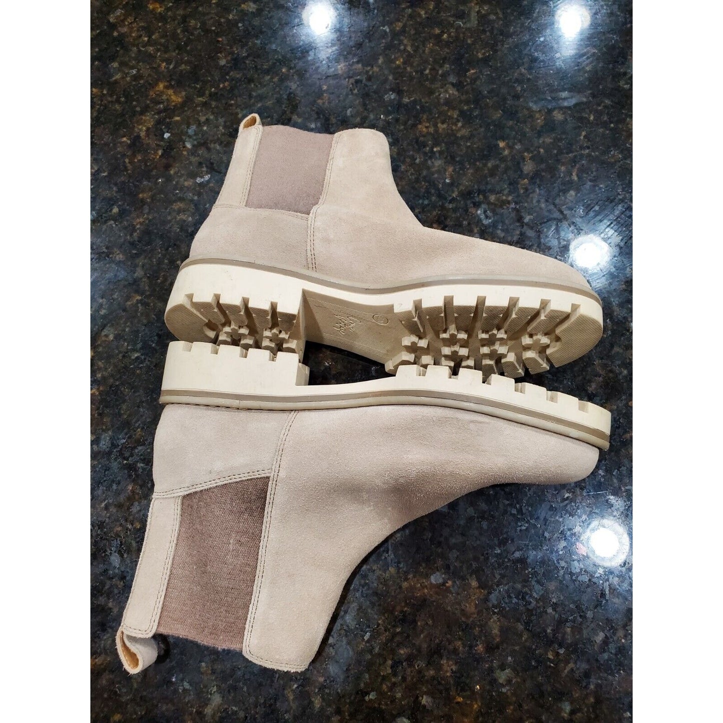 Crown Vintage Women Suede Leather Slip on Combat Fashion Boots Chelsea Size 6.5M