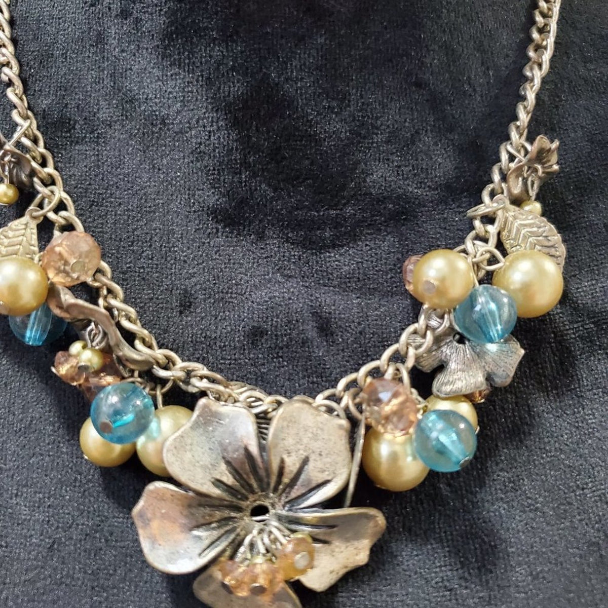 Women's Vintage Pearl Flower Resin Beads Choker Statement Necklace