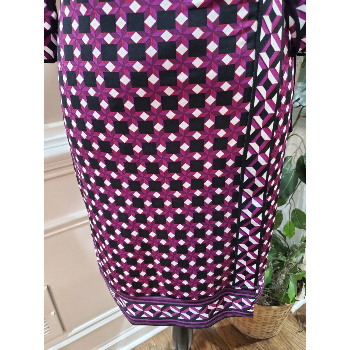 White House Black Market Women Purple V-Neck Long Sleeve Knee Length Size 00
