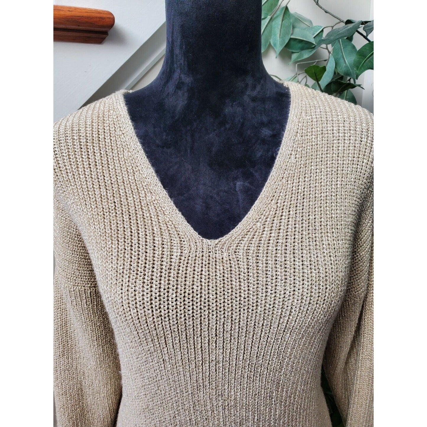 Loft Women's Beige Acrylic V-Neck Long Sleeve Pullover Knit Sweater Size Large