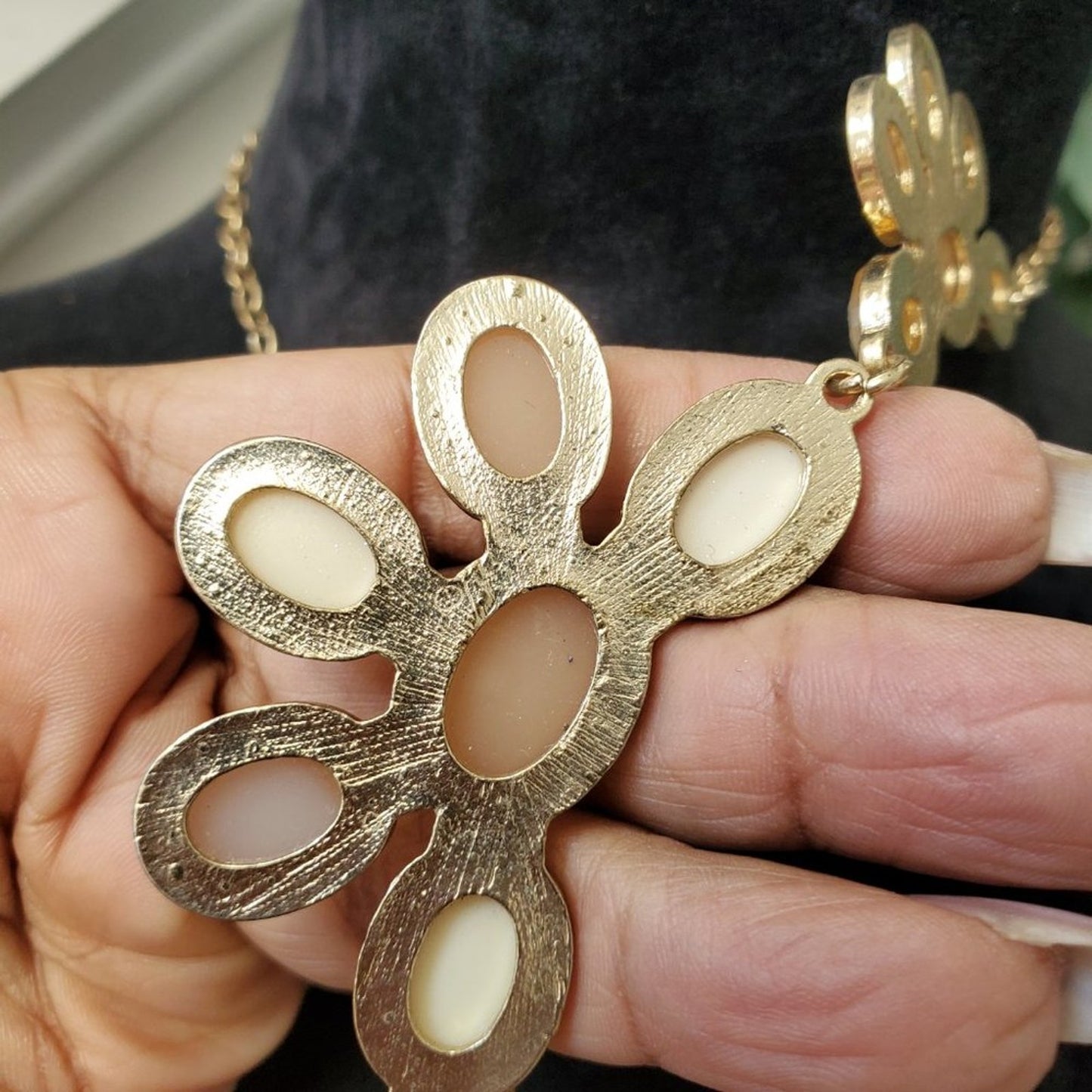Women's Vintage Charming Charlie Ivory/Gold Tone Statement Necklace