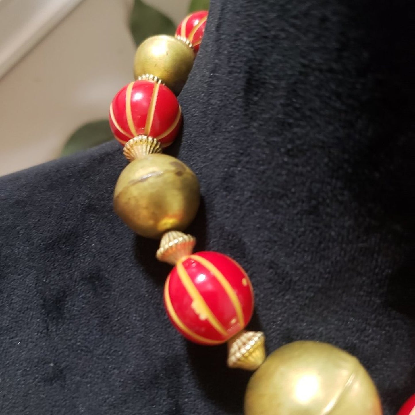 Women's Modern Fashion Red & Gold Tone Coral Beaded Choker Necklace