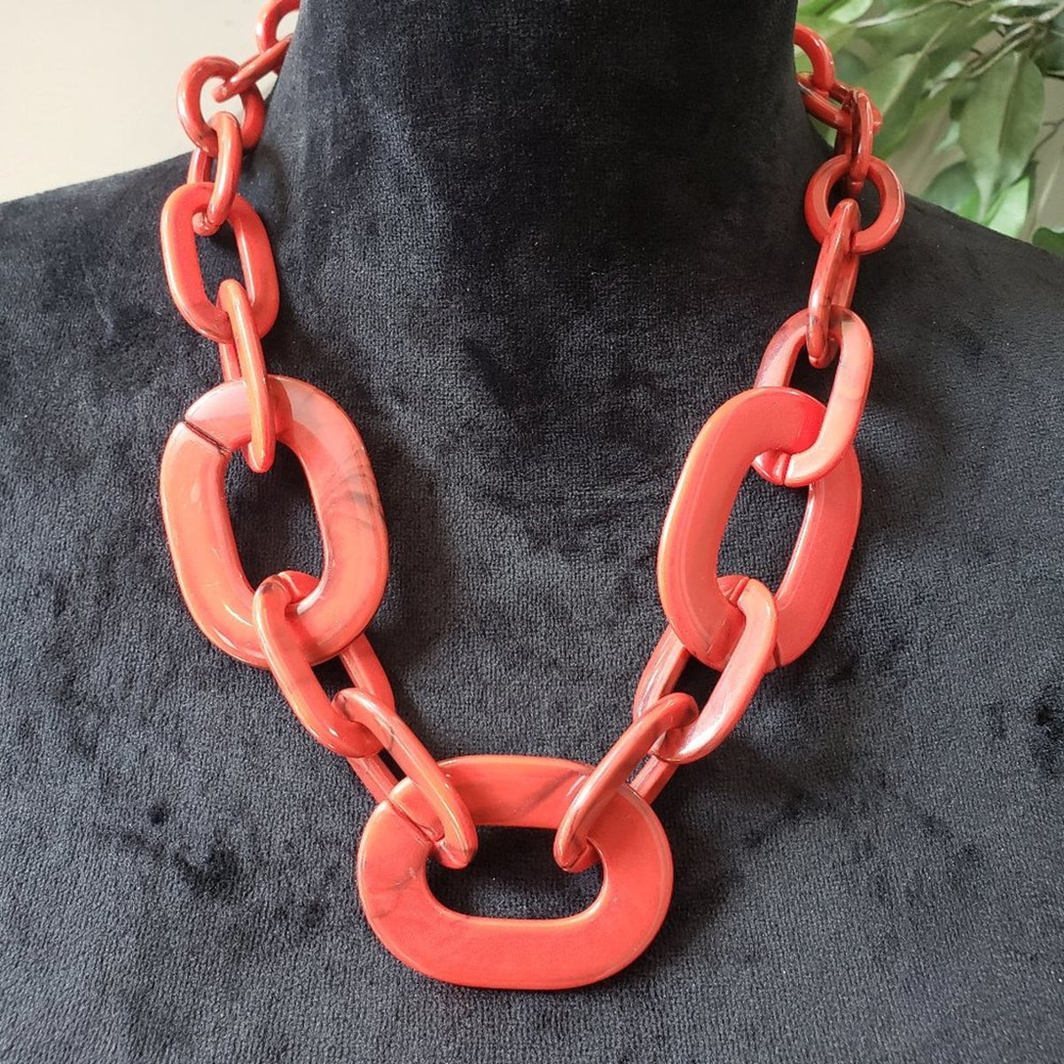 Women's Red Thick Lightweight Link Resin Rings Stylish Necklace