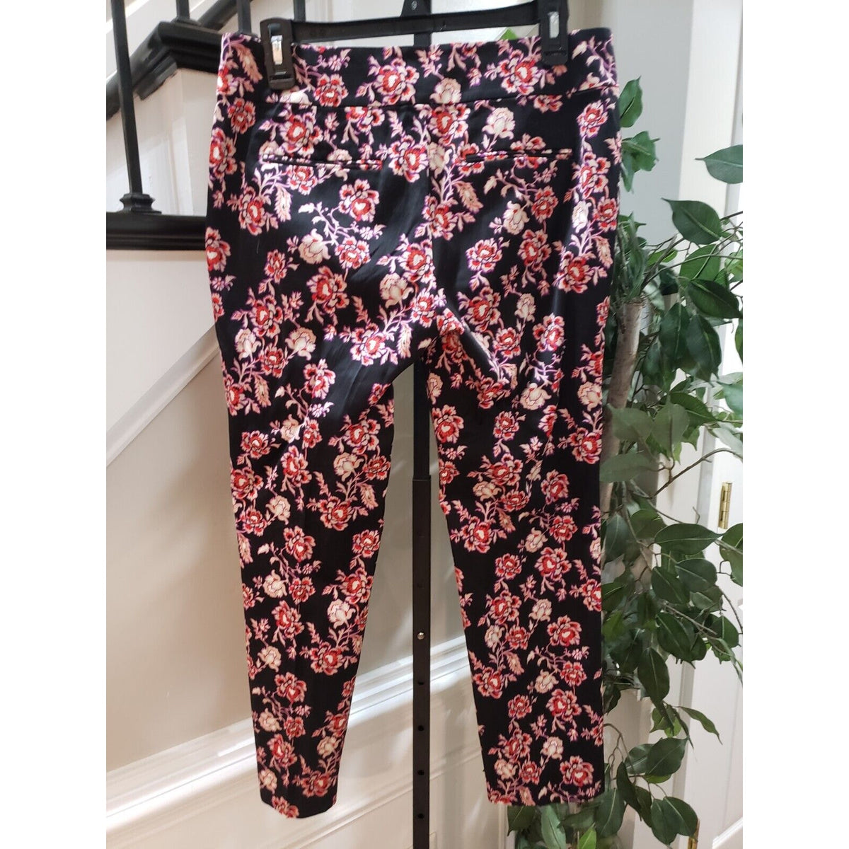 Ann Taylor Floral Elastic Waist Mid Rise Straight Leg Casual Crop Pants 6