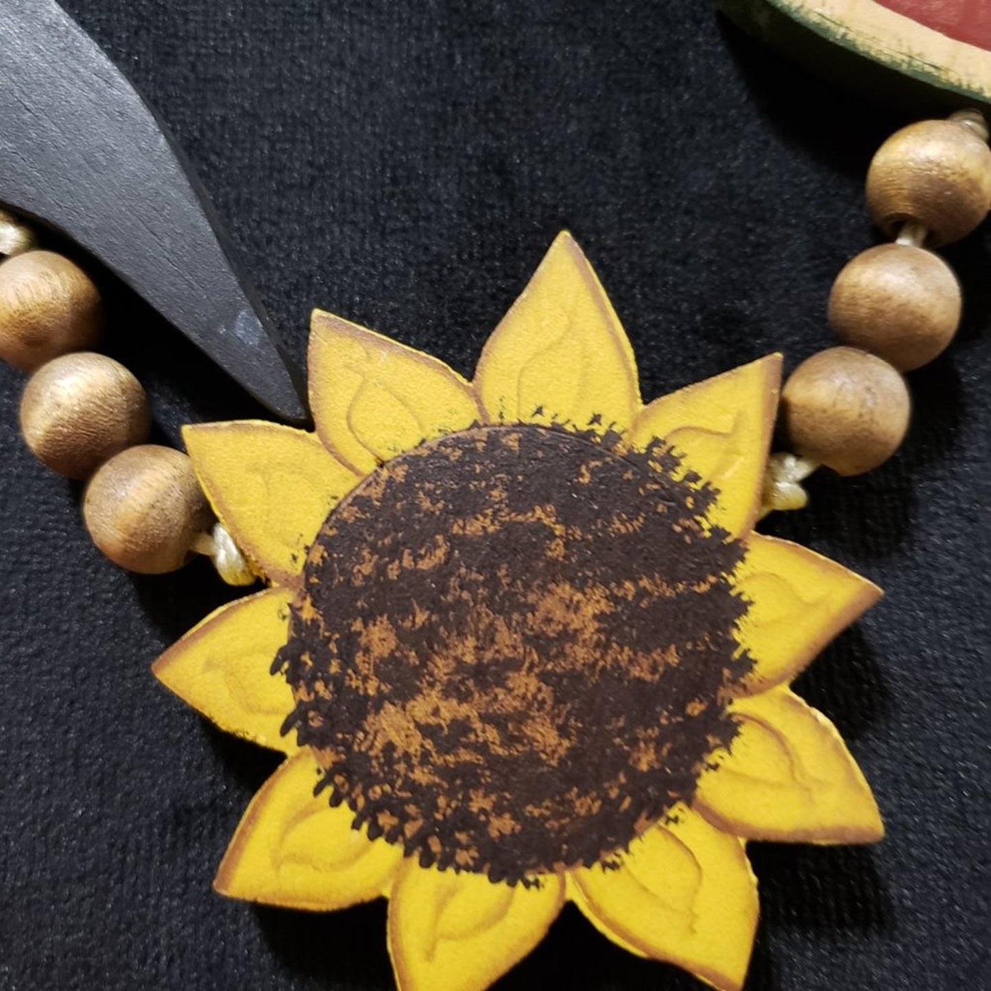 Womens Fashion Wooden Handmade Sunflower Collar Necklace