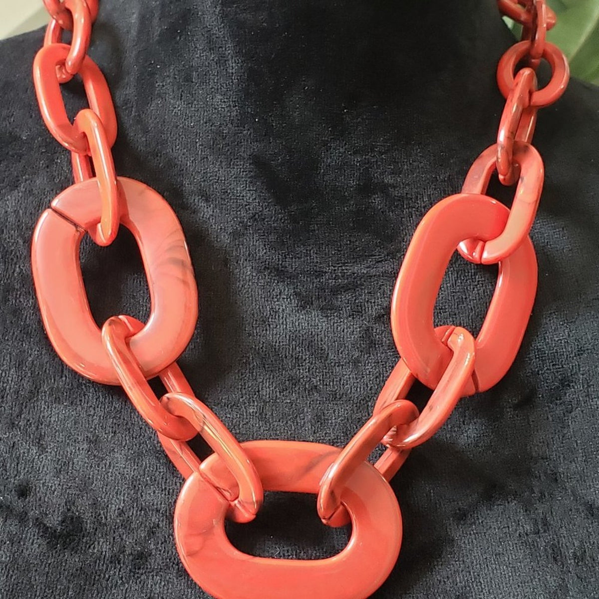 Women's Red Thick Lightweight Link Resin Rings Stylish Necklace
