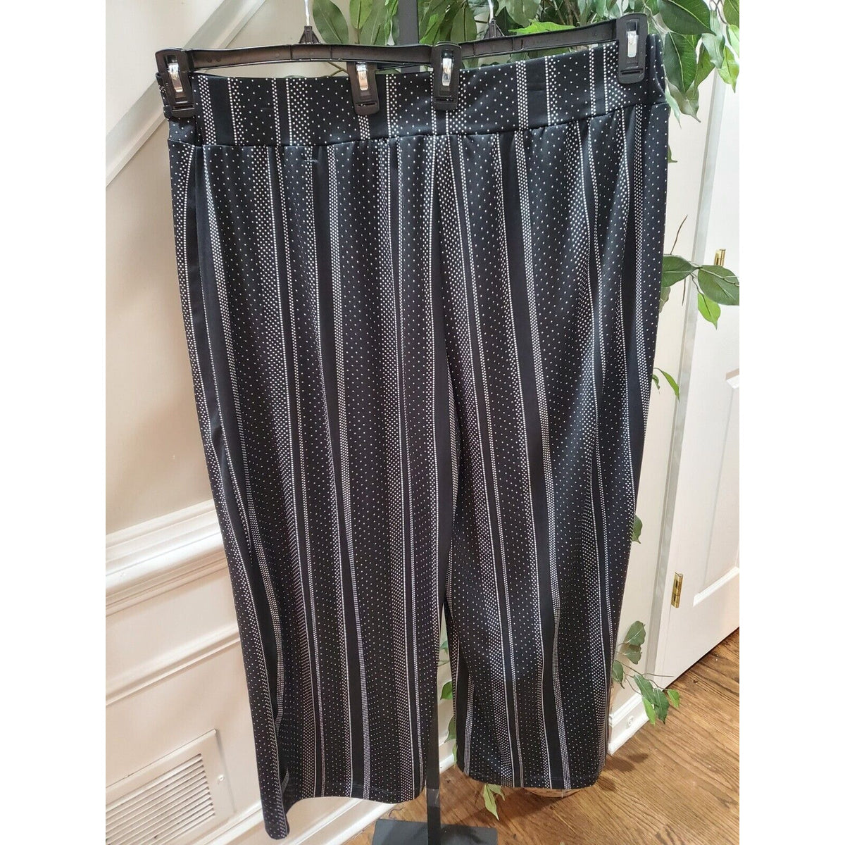 New York Collection Women's Black Wide Leg Flat Front Capri Pants Size 2XP