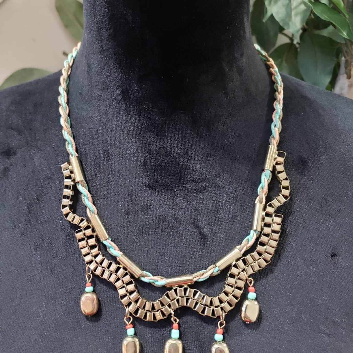 Womens Gold Tone Linked Chain and Beaded Collar Necklace with Lobster Clasp