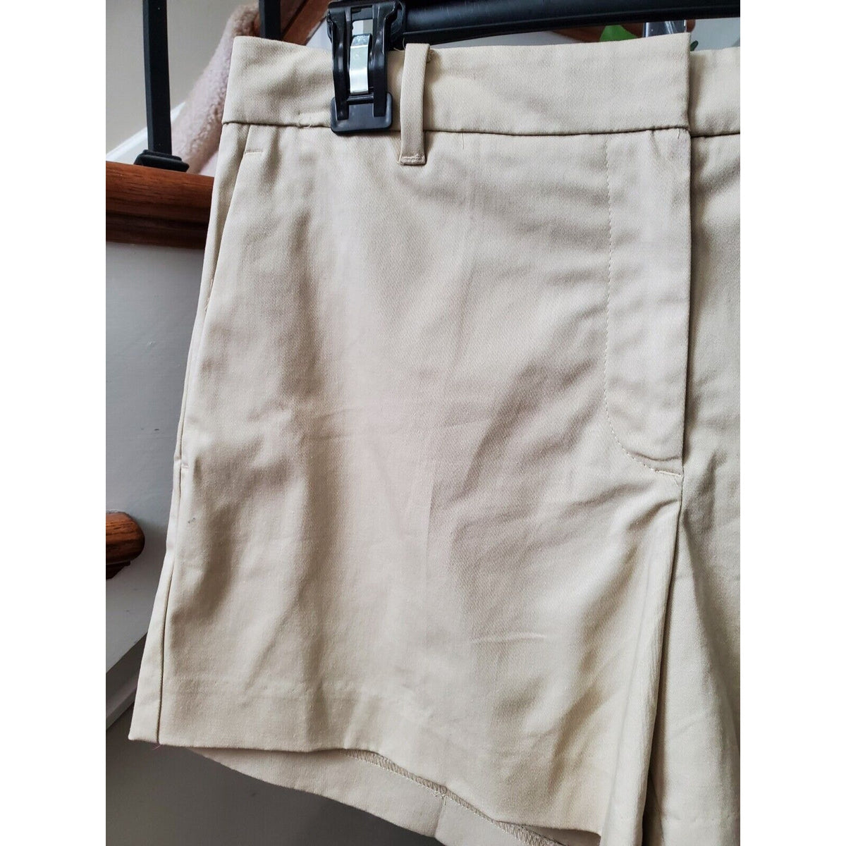 Ann Taylor The City Beige Khaki Solid Mid Rise Flat Front Chino Shorts 8 Petite