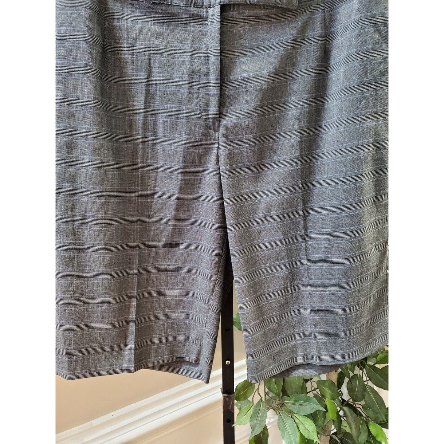 Pantology Women's Gray Plaid Polyester Pull On Mid Rise Casual Shorts Size 18W