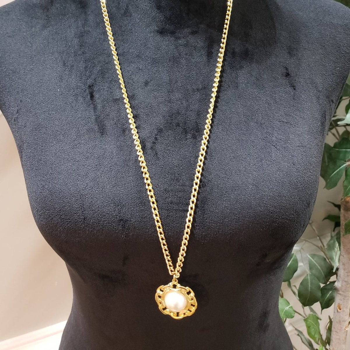 Womens Fashions Gold Tone Faux Pearl Logo Pendant Necklace with Lobster Clasp