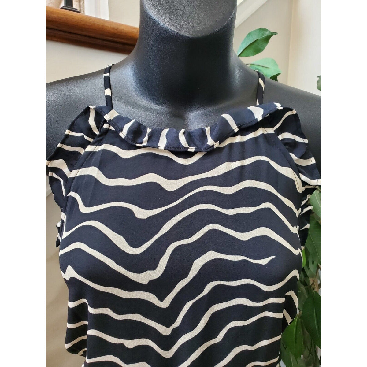 Who What Wear Women's Black & White Round Neck Sleeveless Knee Length Dress L