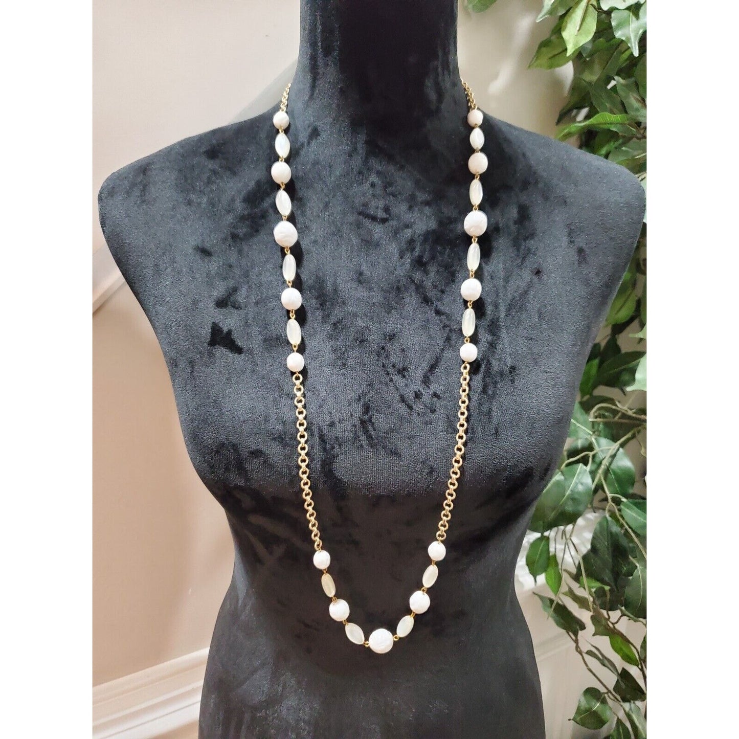 Women's Jumper Golden Eggshell Long Pearl Business Wear Stylish Necklace