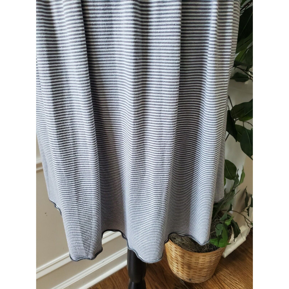 Specklers Women's White & Gray Polyester V-Neck Sleeveless Knee Length Dress M