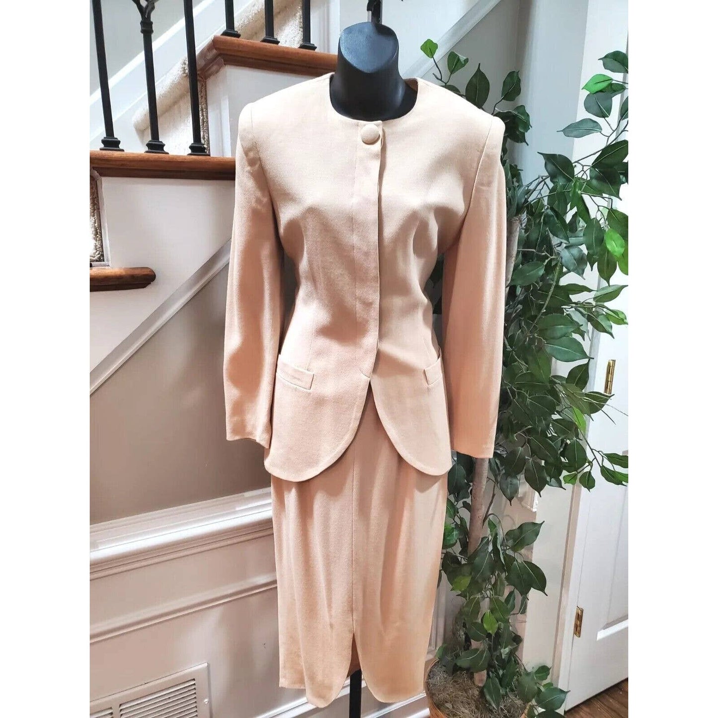 VTG New Classics Casual Corner Beige Single Breasted Blazer& Skirt 2 Pc's Suit 4