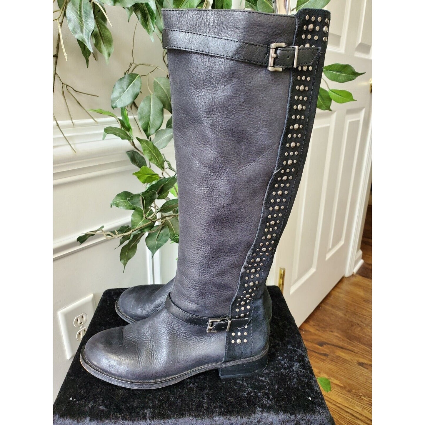 Jessica Simpson Women's Black Leather Upper Round Toe Knee High Boots Size 7.5 M