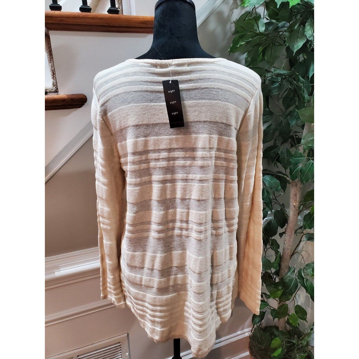 Eight Eight Eight Women's Beige Round Neck Long Sleeve Pullover Knit Sweater M