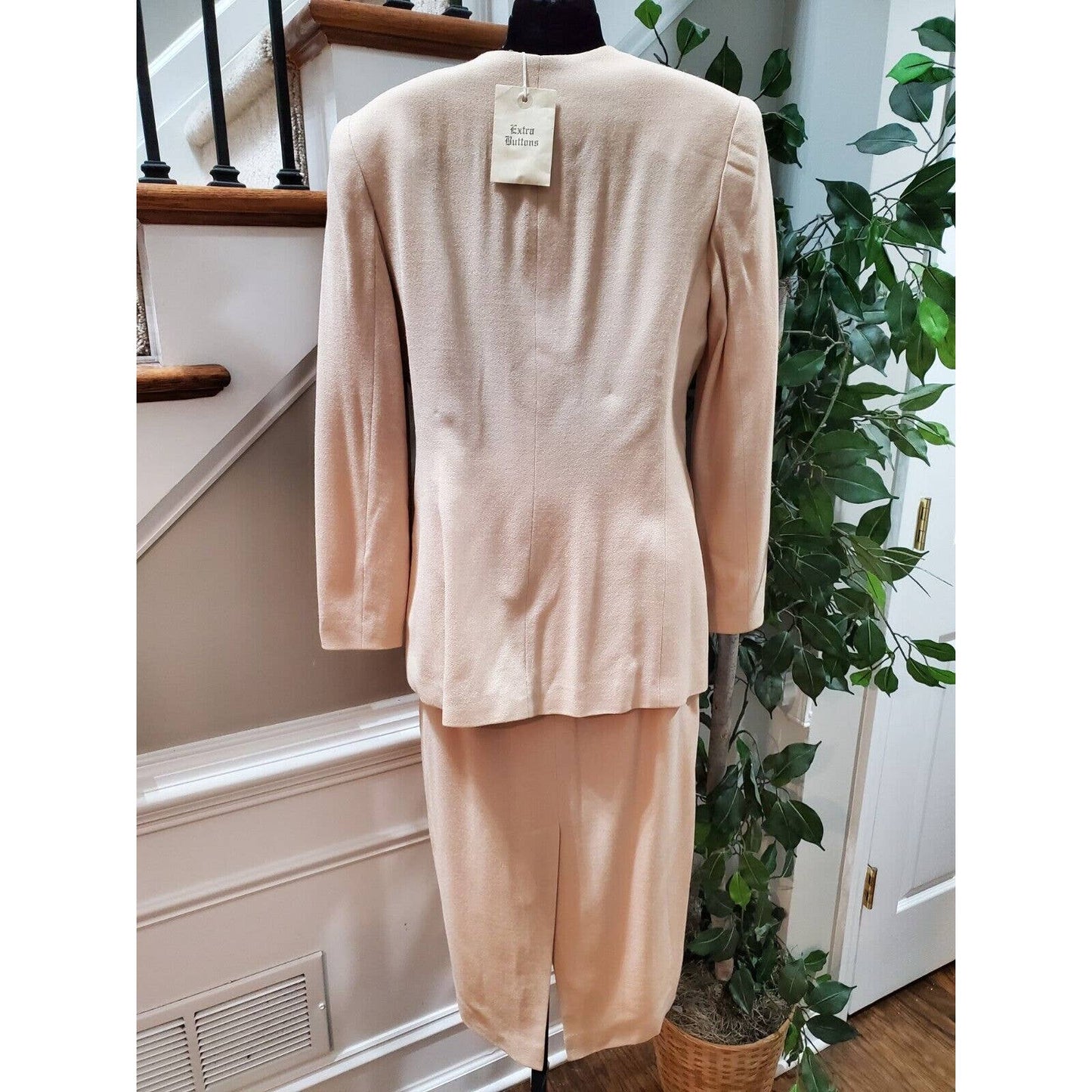 VTG New Classics Casual Corner Beige Single Breasted Blazer& Skirt 2 Pc's Suit 4