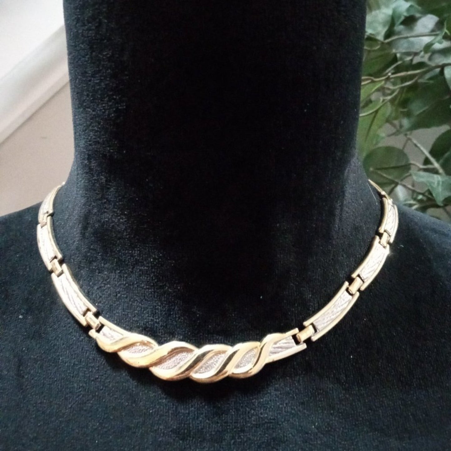 Womens Modern Fashion Chunky Gold Tone Bar Link Elegant Choker Necklace