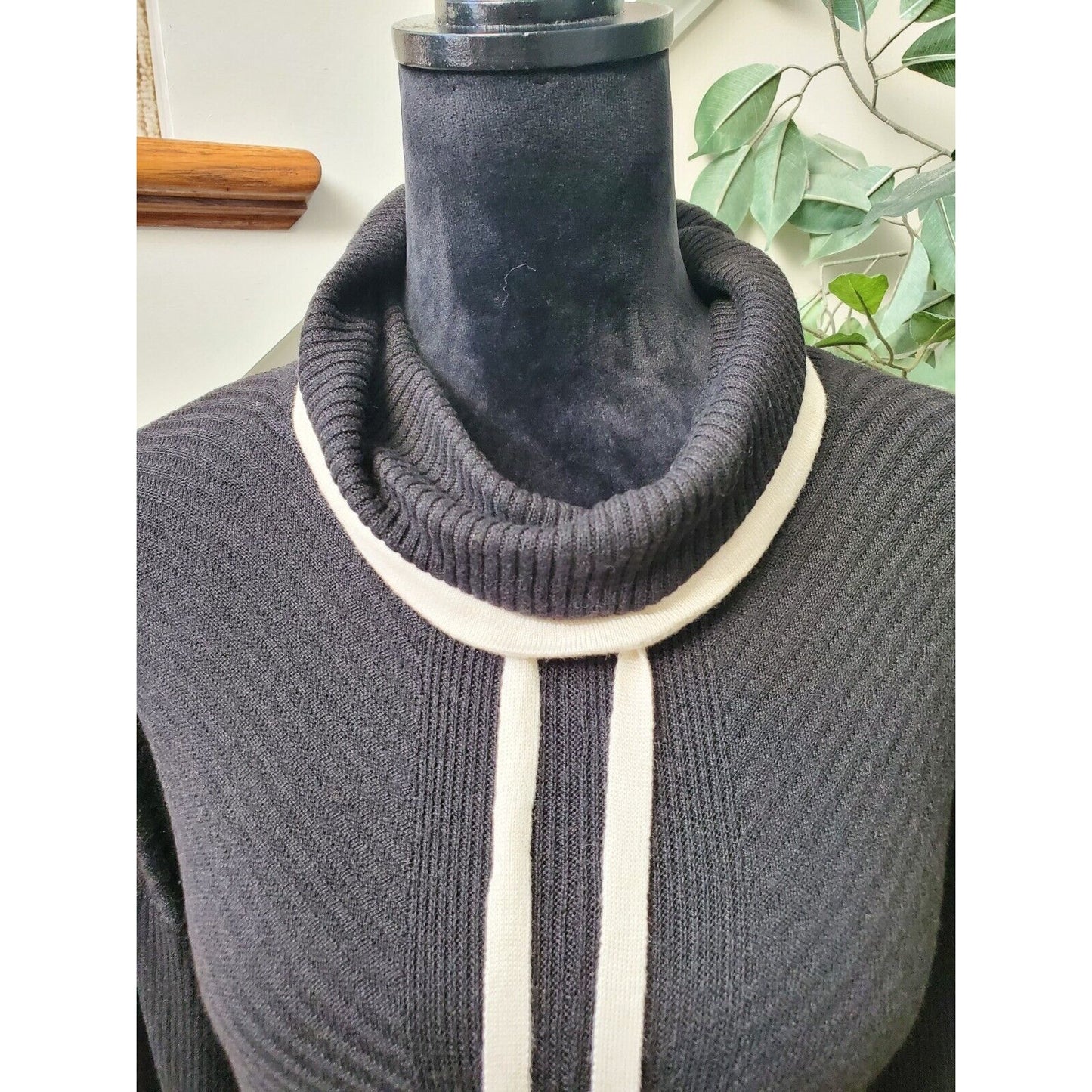 Zuda Women Black Viscose Turtle Neck Long Sleeve Pullover Knit Sweater Size 2XS