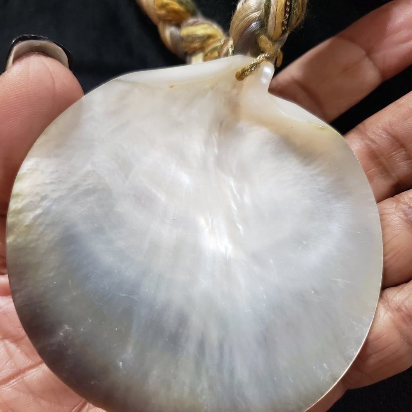 Womens Mother of Pearl Shell Circle Charm Pendant Necklace