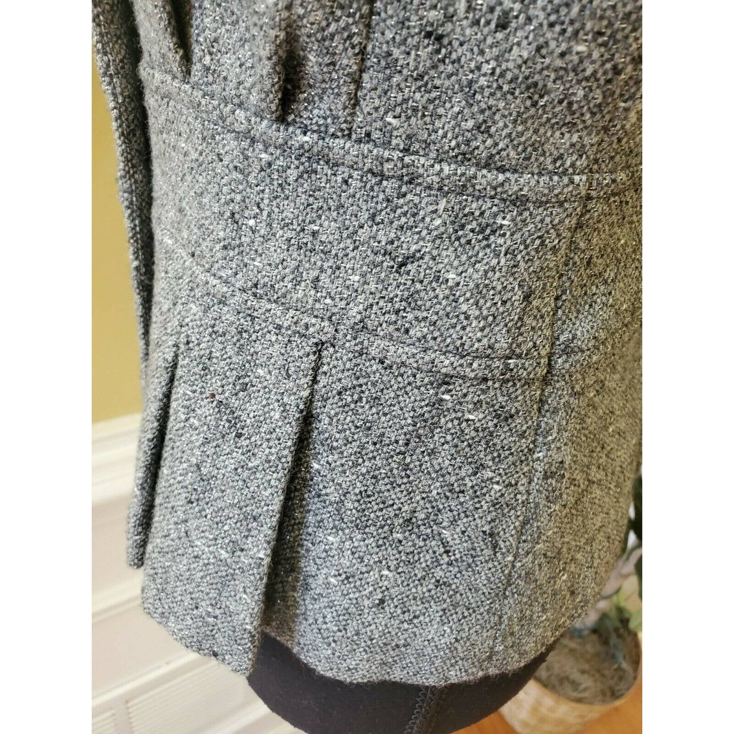 CC Club Original Women's Career Gray Wool Blend Blazer. Fits a Small