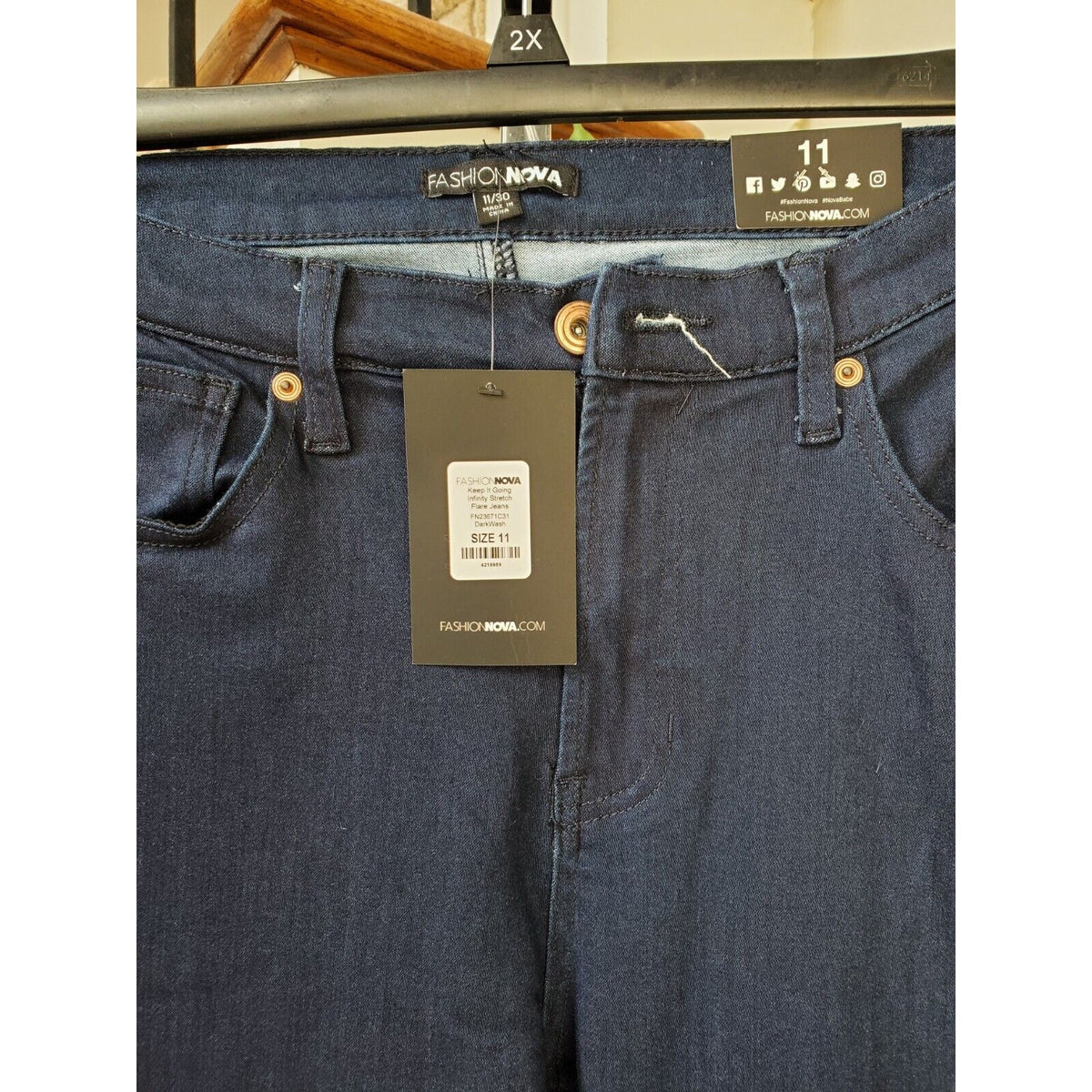 Fashion Nova Women's Blue Denim Cotton Legs Dark Wash Casual Flare Jeans 11/30