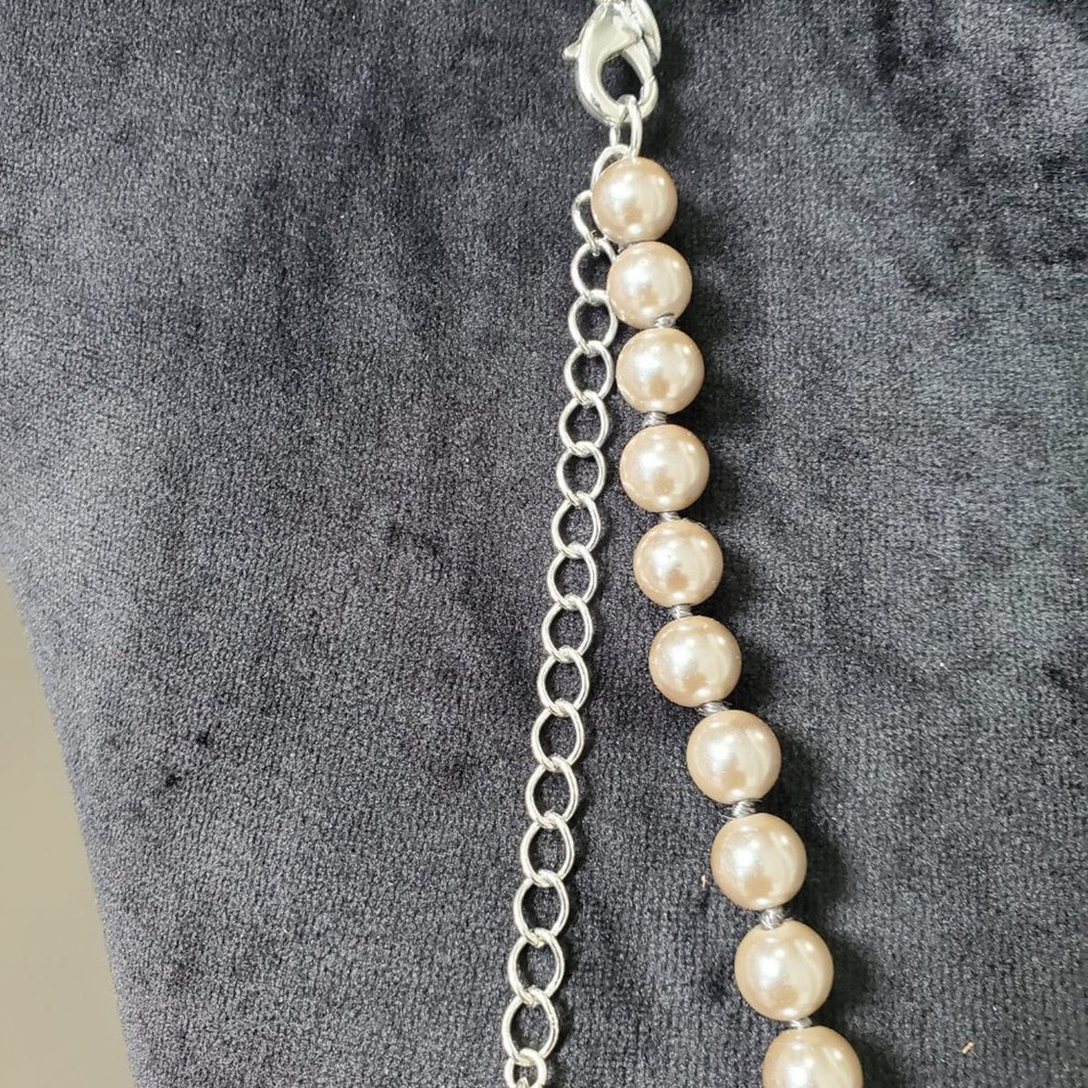 Chicos Womens Beige Plain Round Pearl  with Lobster Clasp Charm Necklace