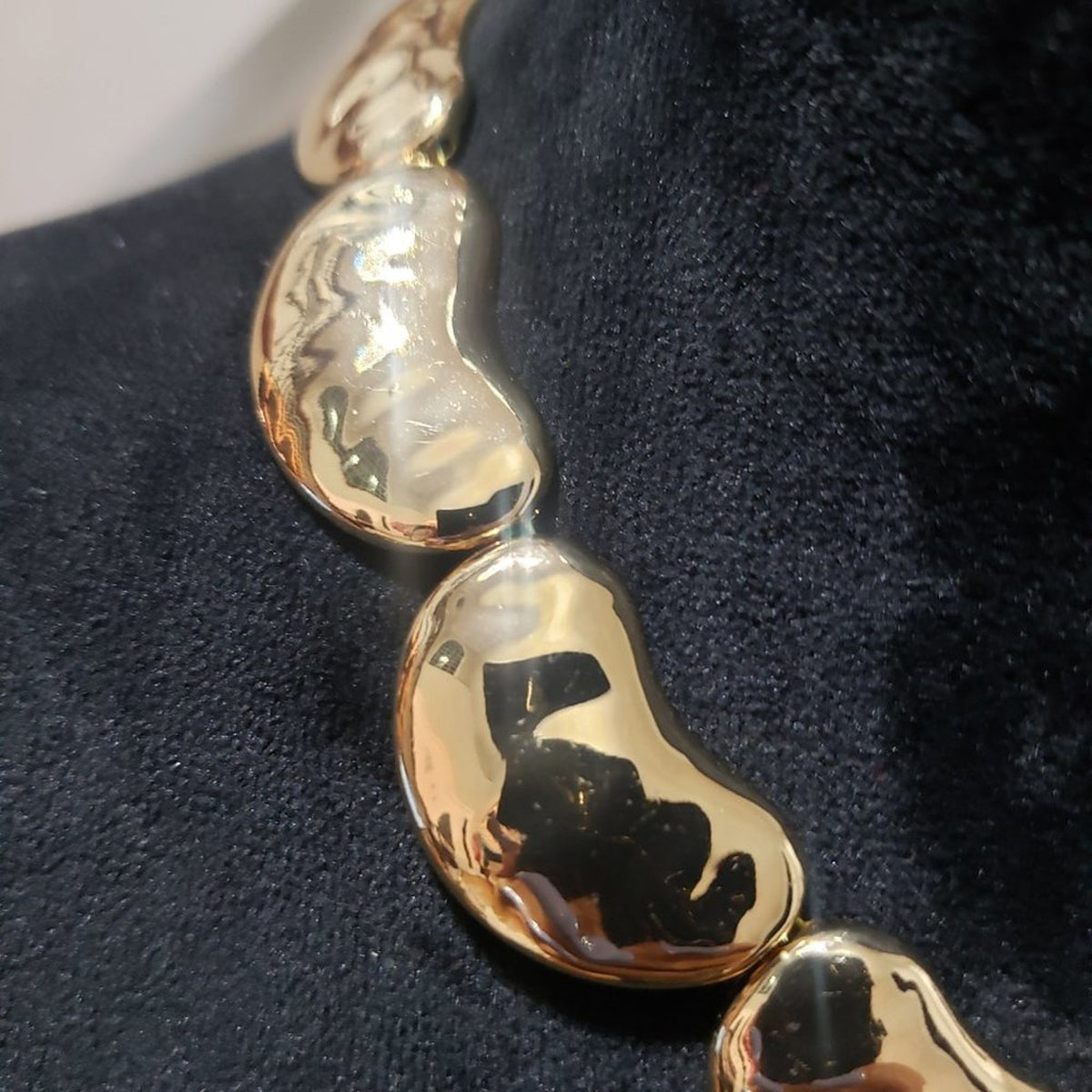 Traci  Lynn Womens Vintage Gold Tone Lobster Clasp Necklace with Earrings