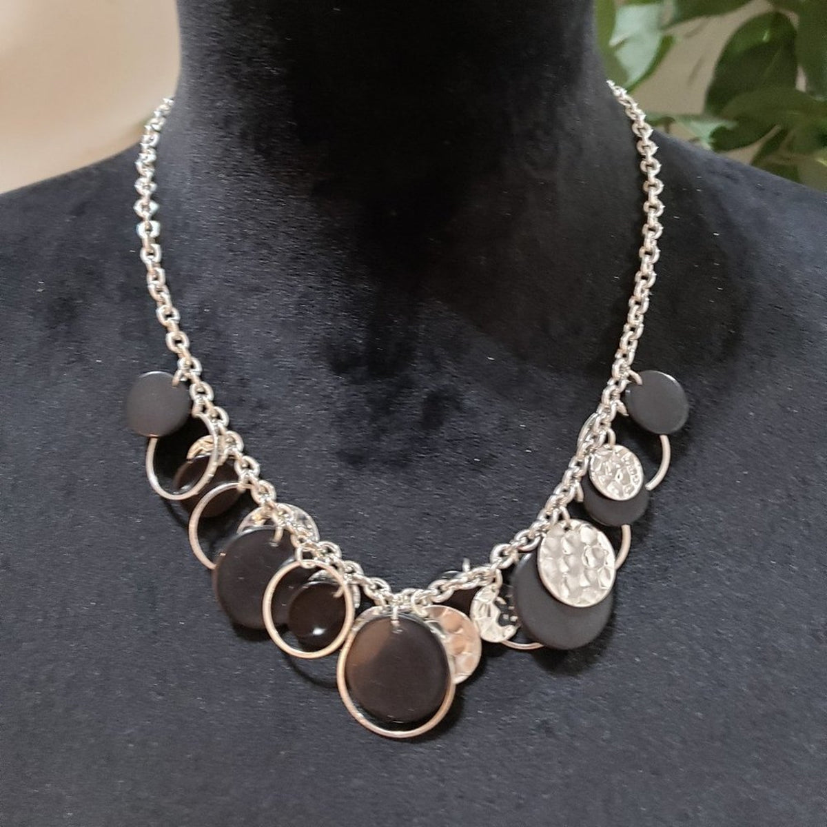 Womens Silver Black Round Rhinestone Collar Necklace & Earrings w/Lobster Clasp