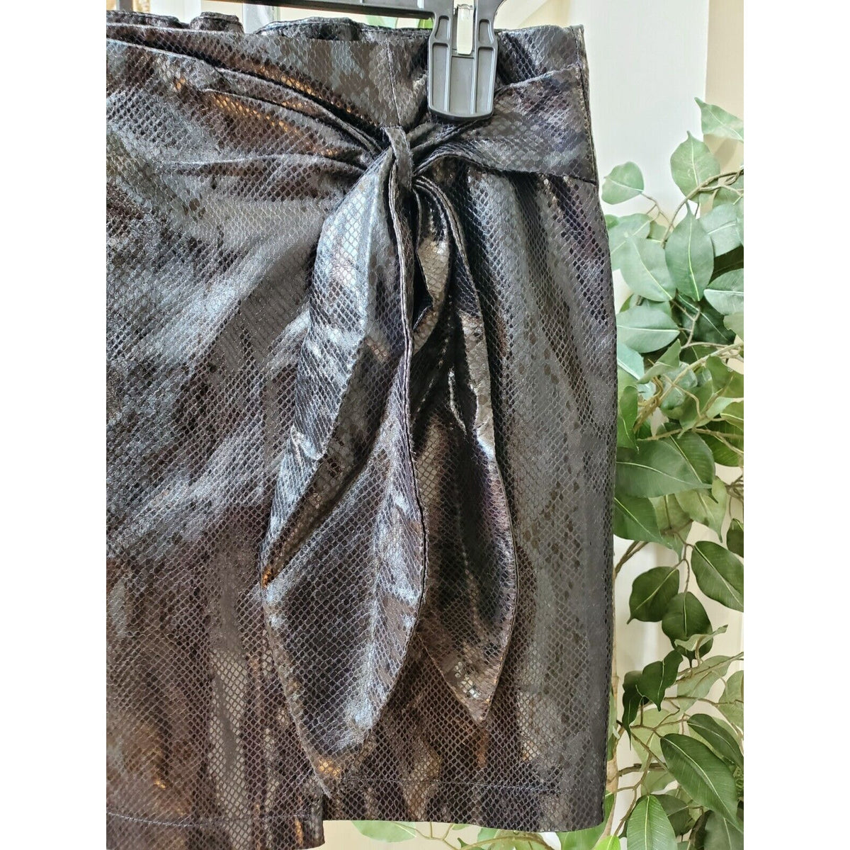 Ley Den Women’s Black Snake Faux Leather Straight Casual Mini Skirt Size Large