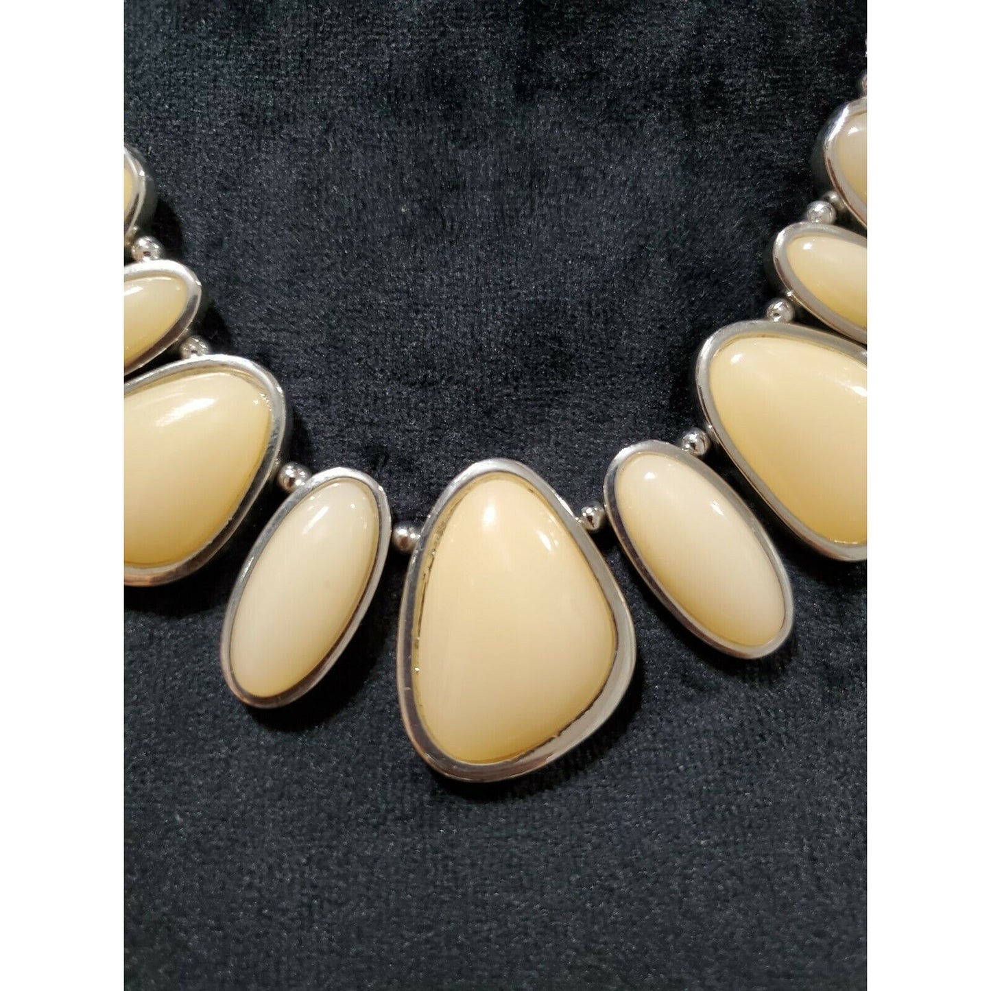 Women's Light peach Oval Pebbles Beaded Necklace.
