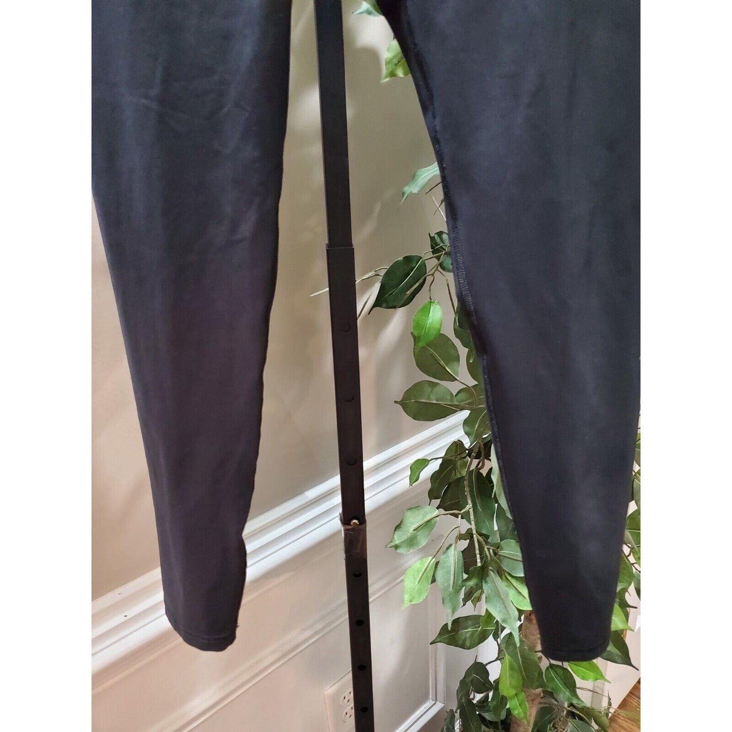 Ingrid & Isabel Black Polyester Mid Rise Skinny Fit Maternity Leggings Size M