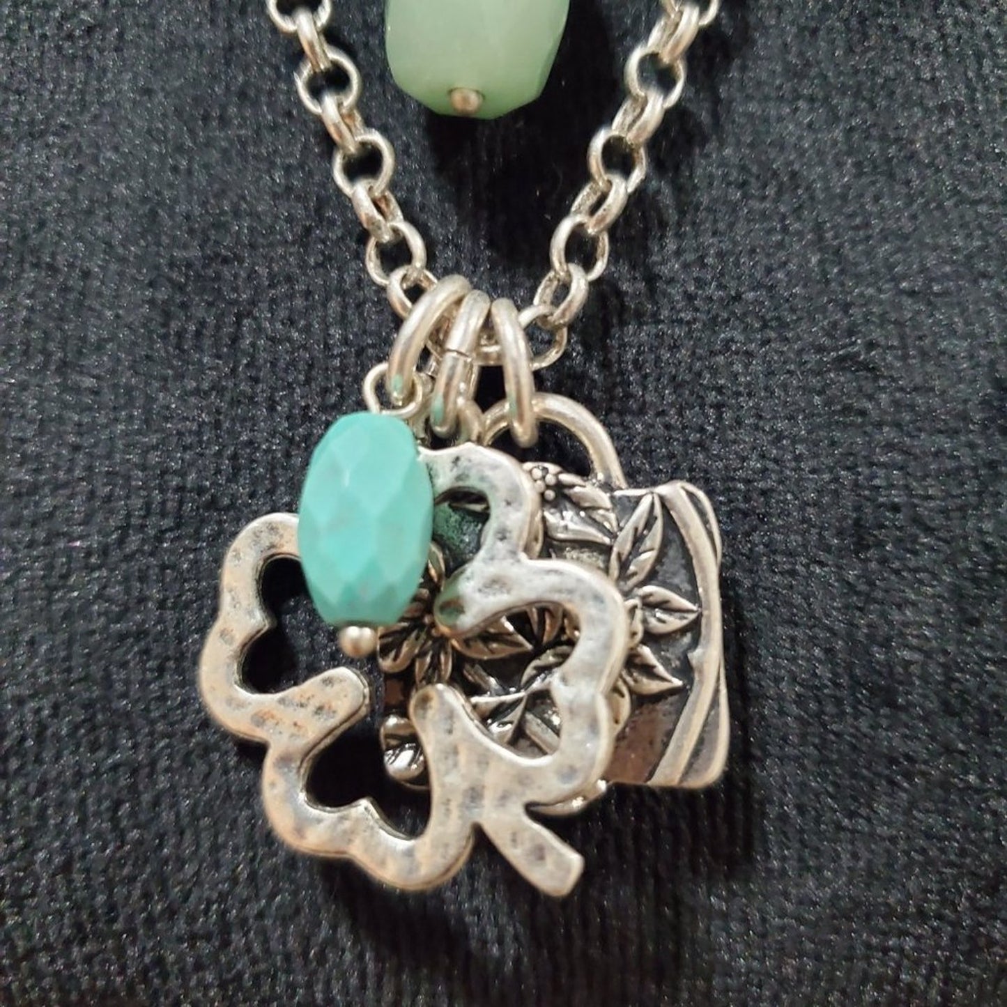 Lucky Brand Antique Silver Tone Green Stone Four Leaf Clover Cluster Necklace